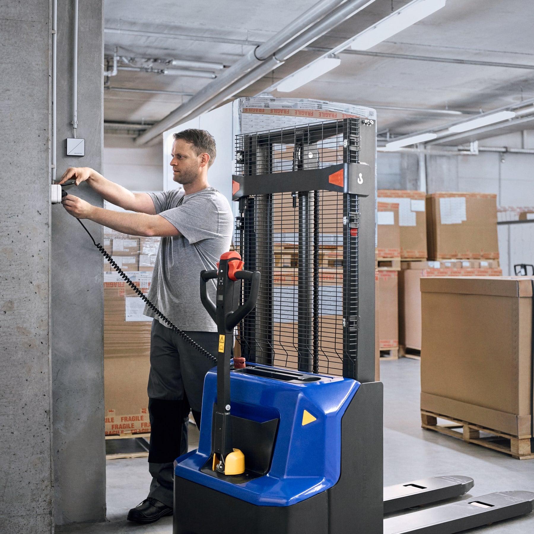 Lithium high lift truck SMART-XXL with free lift