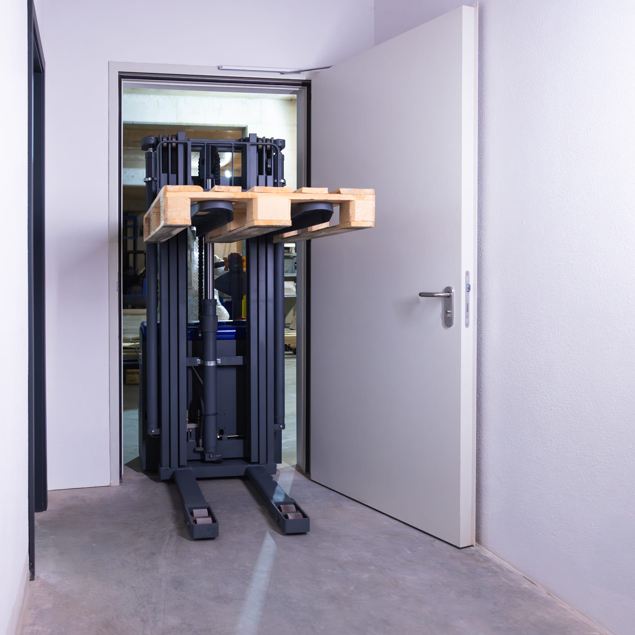 Electric Pedestrian Stacker ULTRA-S